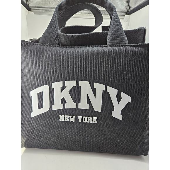DKNY Hadlee LARGE Tote NWT MSRP 128.  12x10x5 - Picture 1 of 4